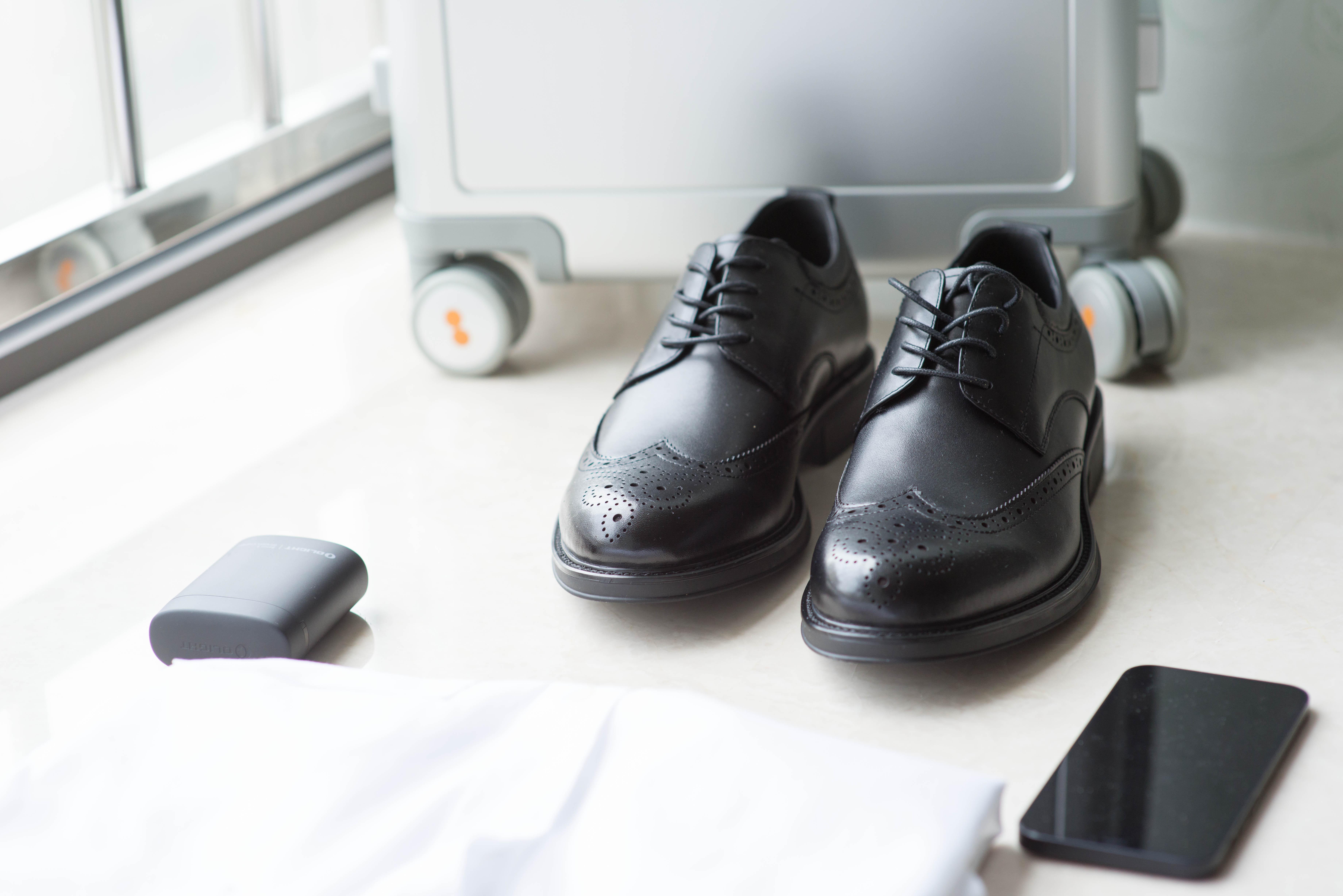 胡侃侃的夏日出行皮鞋和休闲鞋推荐，夏日衣服褶皱的快速处理办法