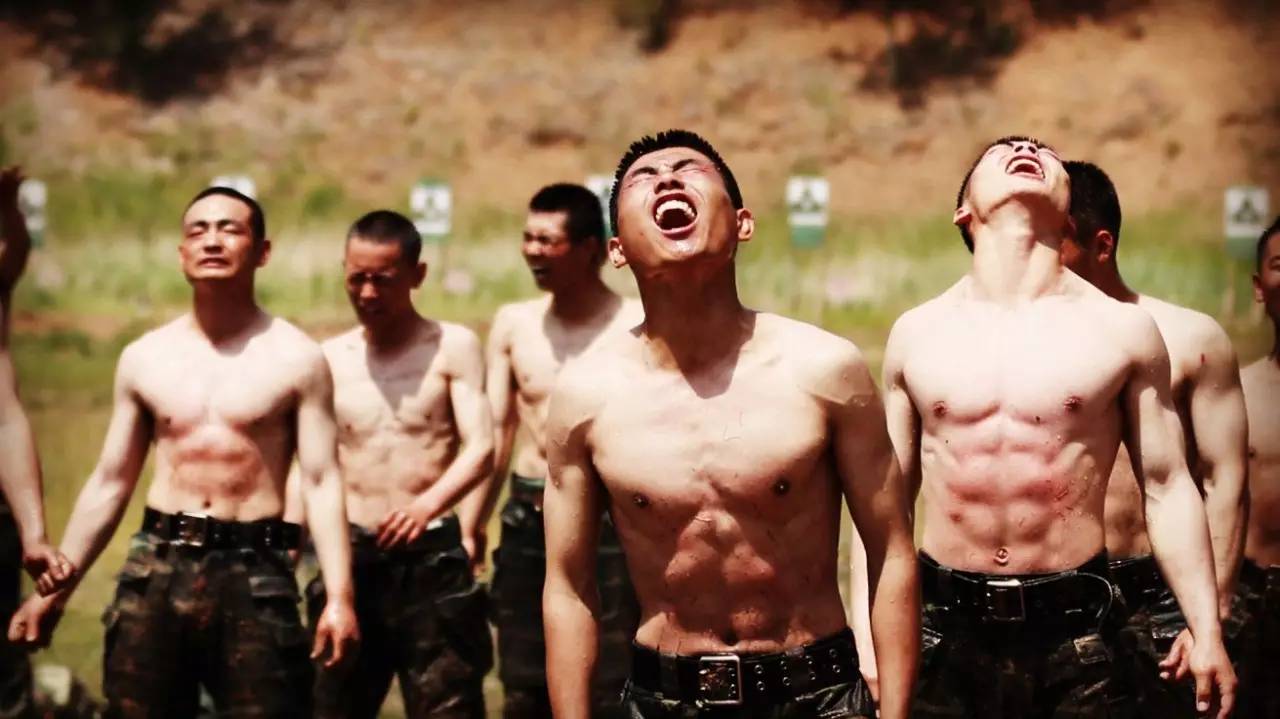 中国军人铮铮铁骨铁血军魂,英姿飒爽霸气的中国军人