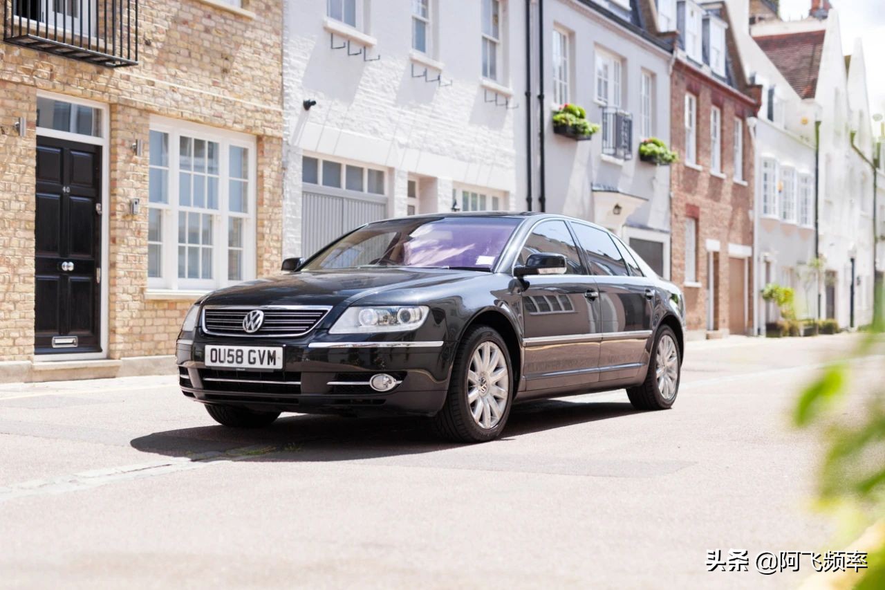 辉腾w12香港牌,辉腾w12标志