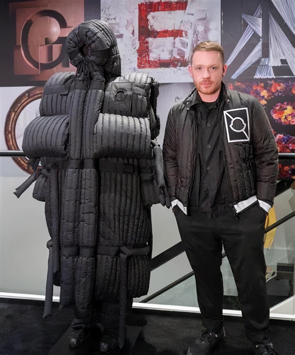 moncler羽绒服国外代言明星,moncler一件羽绒服可以穿几年
