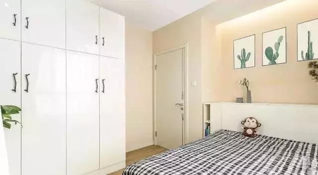 床头柜和衣柜一体设计非常鸡肋,床头柜衣柜一体太鸡肋