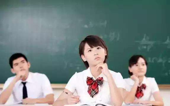 大学如何准备一个精彩的自我介绍,大一高情商的自我介绍男生简短