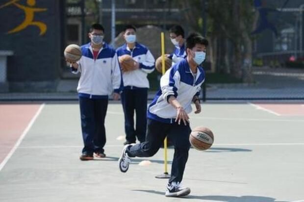 有学生因此致死！江苏各地中考体育考试在即，户外运动戴不戴口罩？