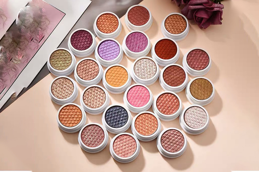 贫民窟女孩必备，300搞定一套彩妆，超平价拒绝踩雷