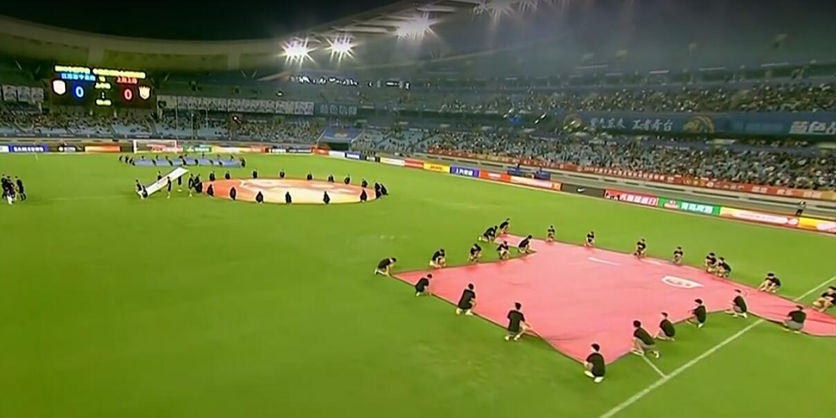 面对近3万江苏球迷的空场抗议，苏宁迎来了一场输球又输人的*案惨**