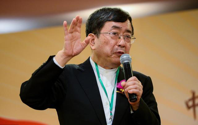 余秋雨当代文豪,余秋雨为什么会饱受争议