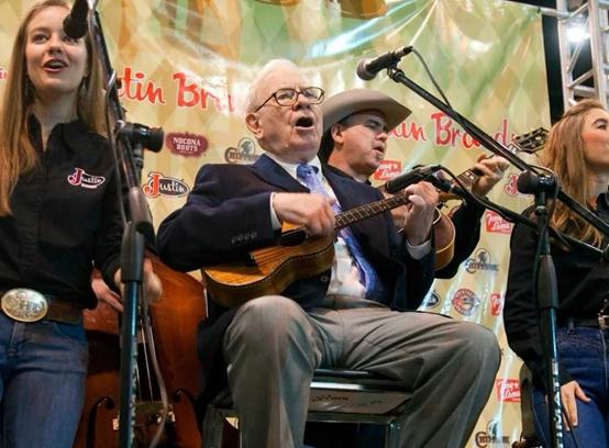 股神巴菲特人生史,股神巴菲特个人经历介绍