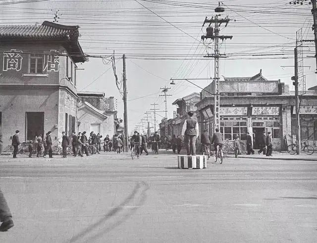 40年前的照片满满的回忆,致青春致回忆三十年前的老照片