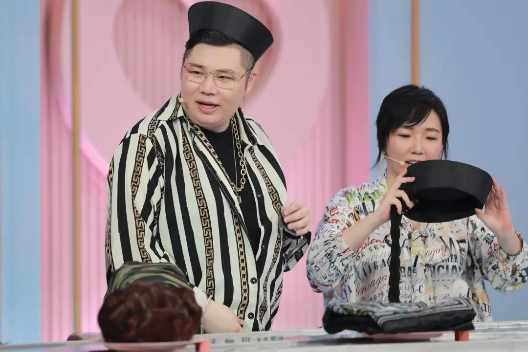 杨颖跟范丞丞同框的照片,杨颖和范丞丞摆pose