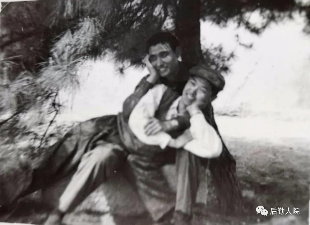 鐕曞北鑴氫笅鍐涙牎鍥剧墖,鐕曞北灏戝勾鍐涙牎