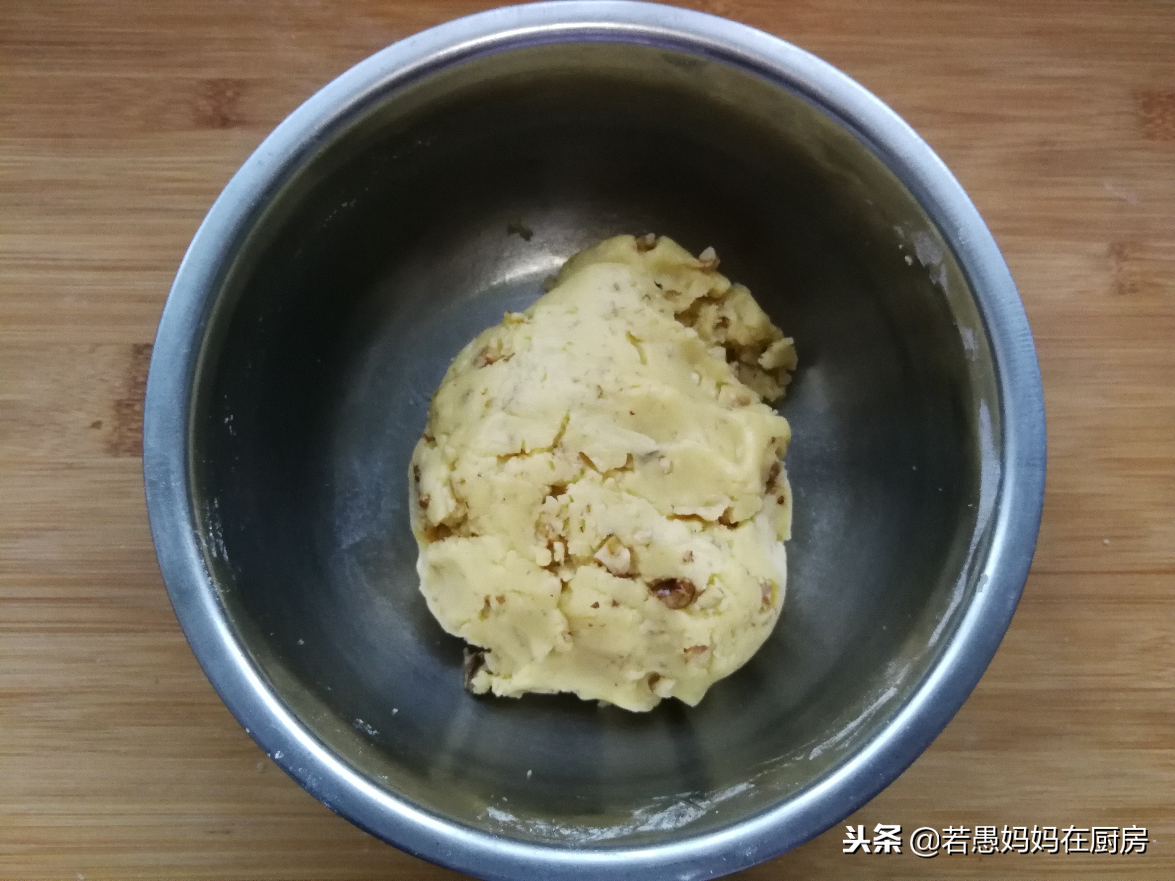 桃酥核桃的正宗制作方法,酥掉渣的核桃酥原来这么简单