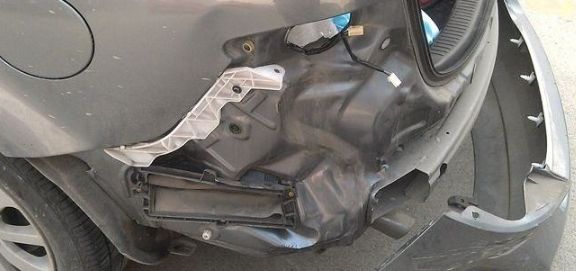 汽车被撞私了怎么定损,轻微剐蹭私了后还能报保险吗