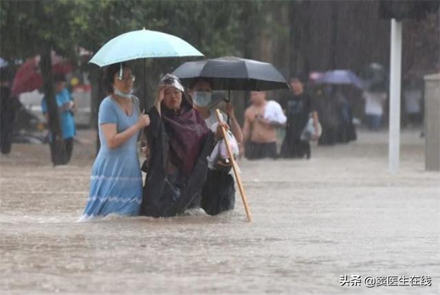 女人长时间泡在暴雨中，污水会感染阴道吗？如何正确清洗？