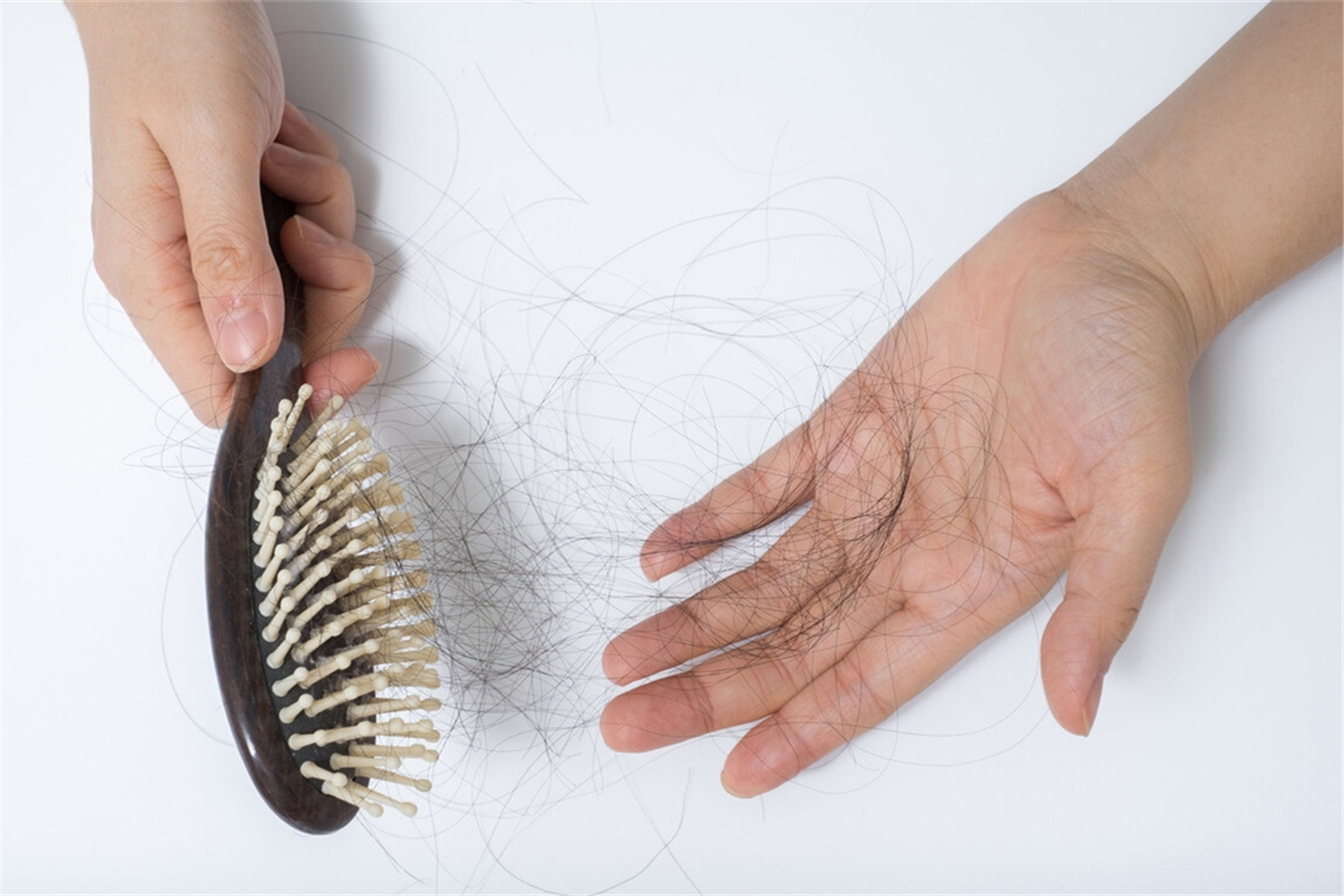 张歆艺产后脱发了吗,张歆艺担心产后脱发