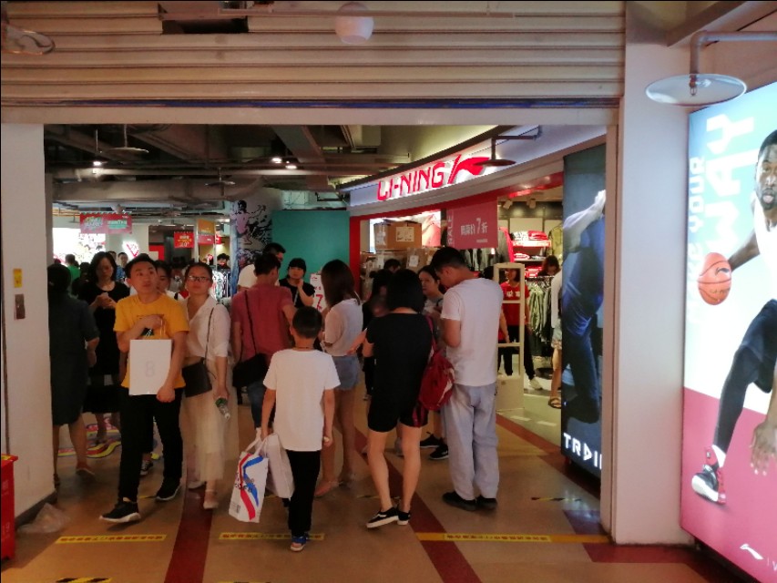 重庆奥特莱斯通宵营业,奥特莱斯重庆周年庆