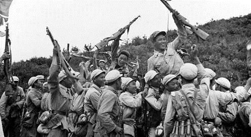 每秒6发炮弹落下，一平方米土地有76发炮弹爆炸，比长津湖更惨烈