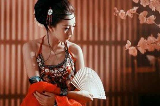 我国嫖娼和卖淫都是违法的，谁知这片土地上*女妓**也有过辉煌