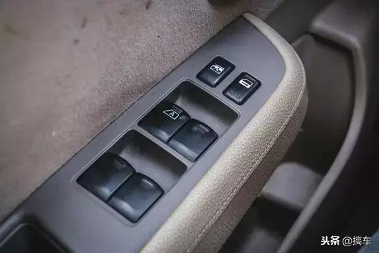 这LOW得不行的车，却陪伴俺爹11年！