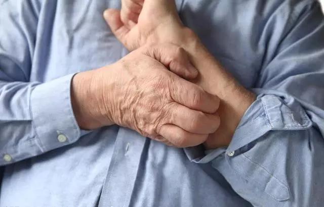 糖尿病会引起皮肤瘙痒有红块图片,糖尿病人皮肤瘙痒用什么药来止痒