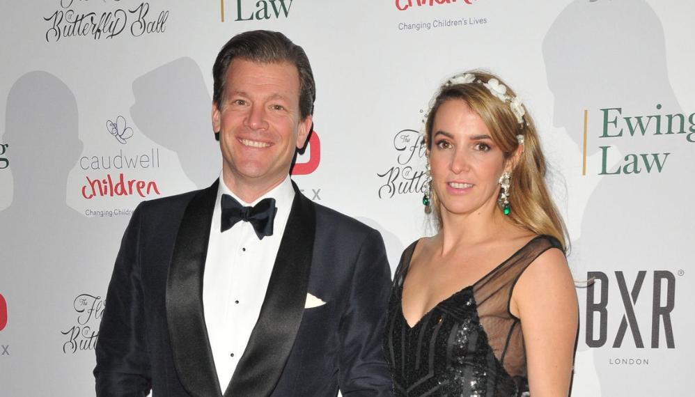 瓦匠女儿21岁成王妃，王子为她放弃王位，大婚10年输给白富美律师