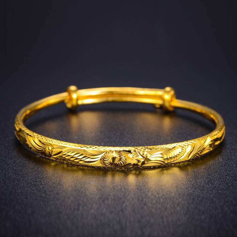 黄金圆棍手镯和扁平手镯优缺点,怎么看自己适合什么样的黄金手镯