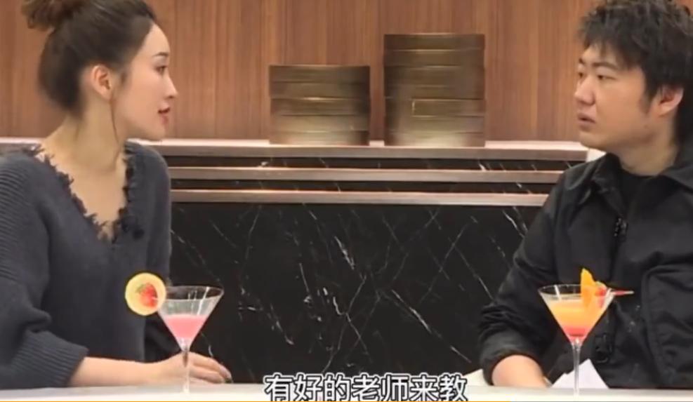 金莎2005年出道照片,金莎比张国荣大几岁