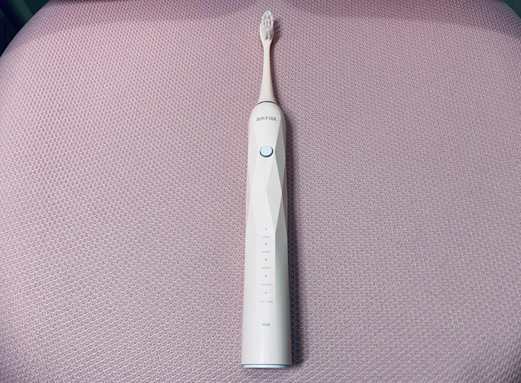 扉乐FiliX声波电动牙刷，不仅好看，而且能打