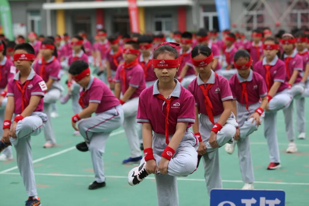小学生课间操简单广场舞,小学生课间操斗牛舞