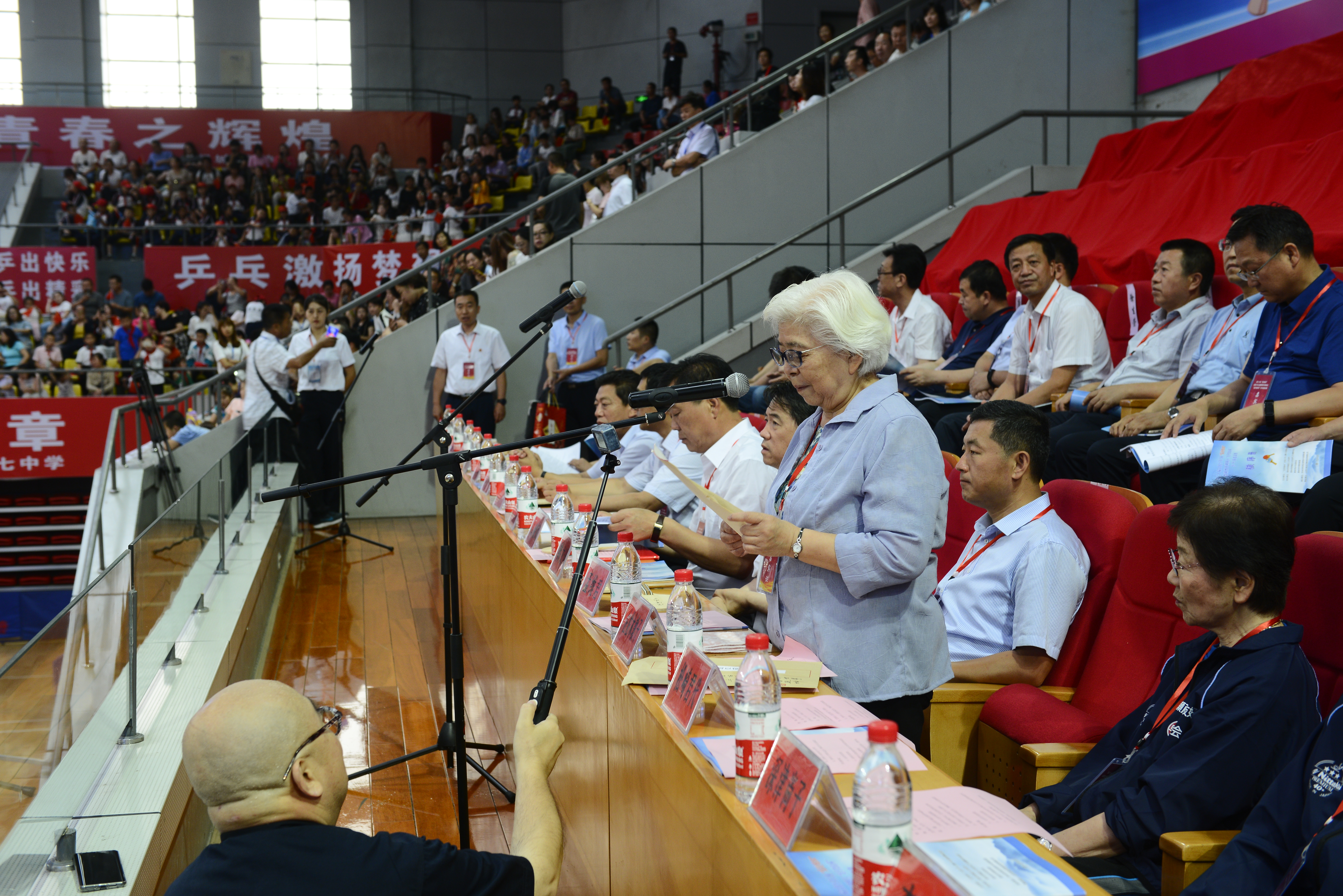 六年，不忘先夫庄则栋遗志，75岁的她奔走华夏为乒乓精神传承