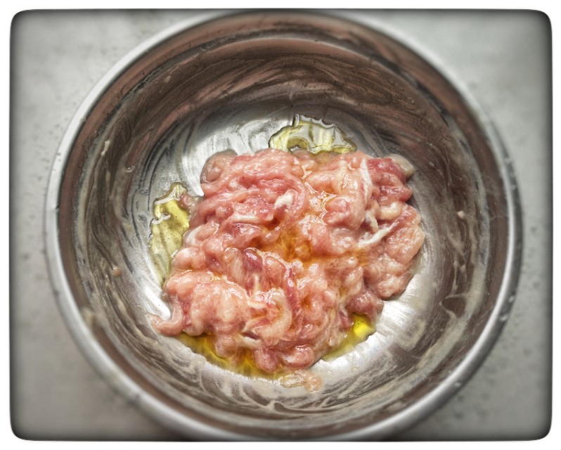 肉丝怎么上浆才滑嫩,肉丝的正确浆法