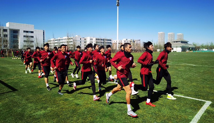 天海34岁老将手握猛料，发声内鬼想要洗牌，老臣“装傻”喝多了