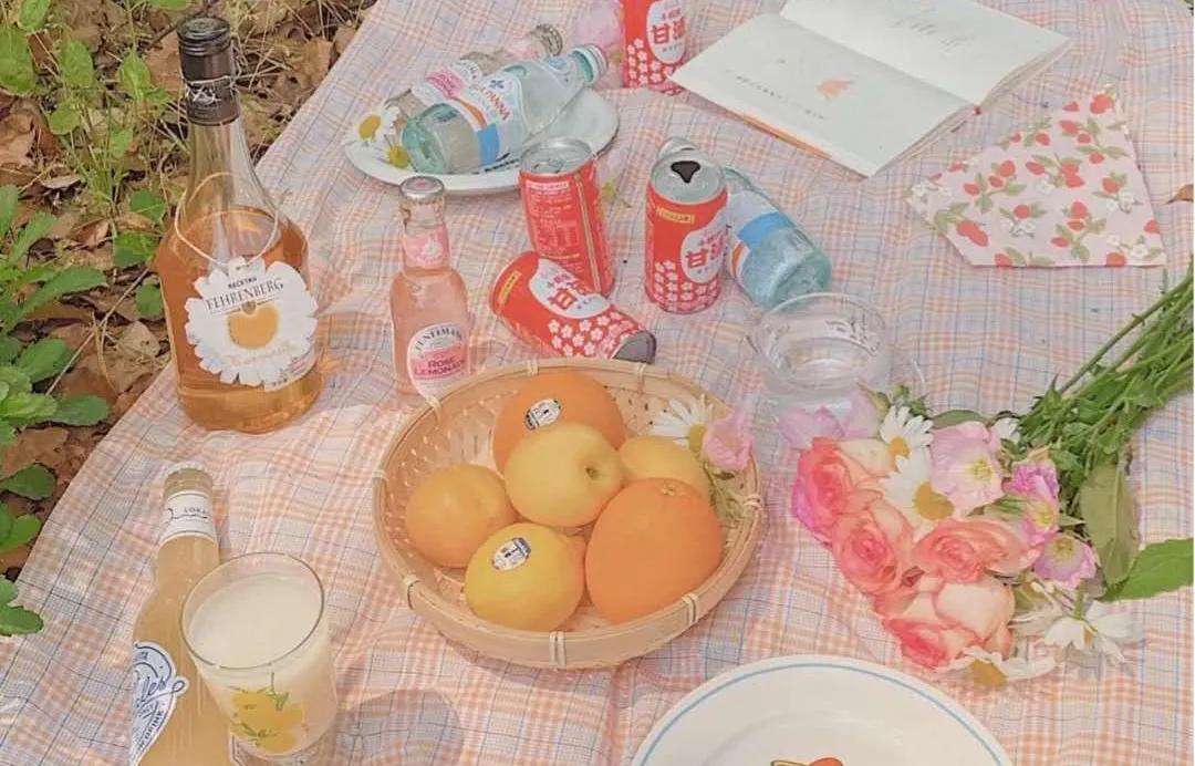 如何发朋友圈高级感吸引女生,有魅力的女生应该这样发朋友圈