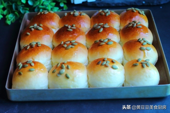 牛乳早餐包家常做法,奶香早餐包详细做法