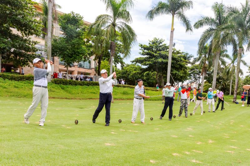 2020迎国庆庆中秋老年广场舞大赛,迎中秋庆国庆佳宁娜月饼杯