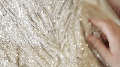 15万颗施华洛世奇水晶,eliesaab婚纱