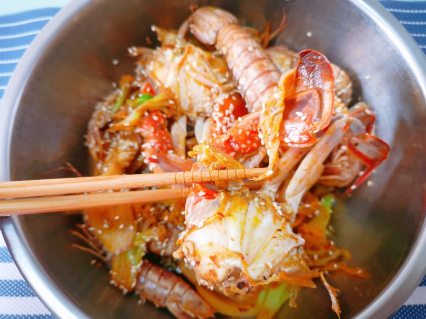 有虾有蟹的麻辣香锅做法,麻辣香锅有肉有海鲜怎么做