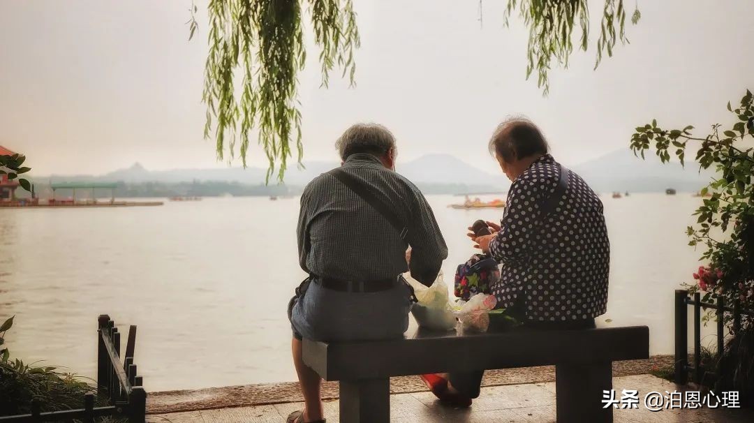 20元即可拥有“完美恋人”，这种“虚拟恋人”正沦为新型灰产