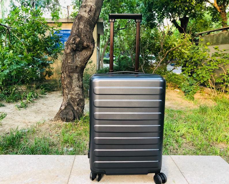 小米20寸行李箱能装多少东西,小米90分行李箱钛金灰20寸