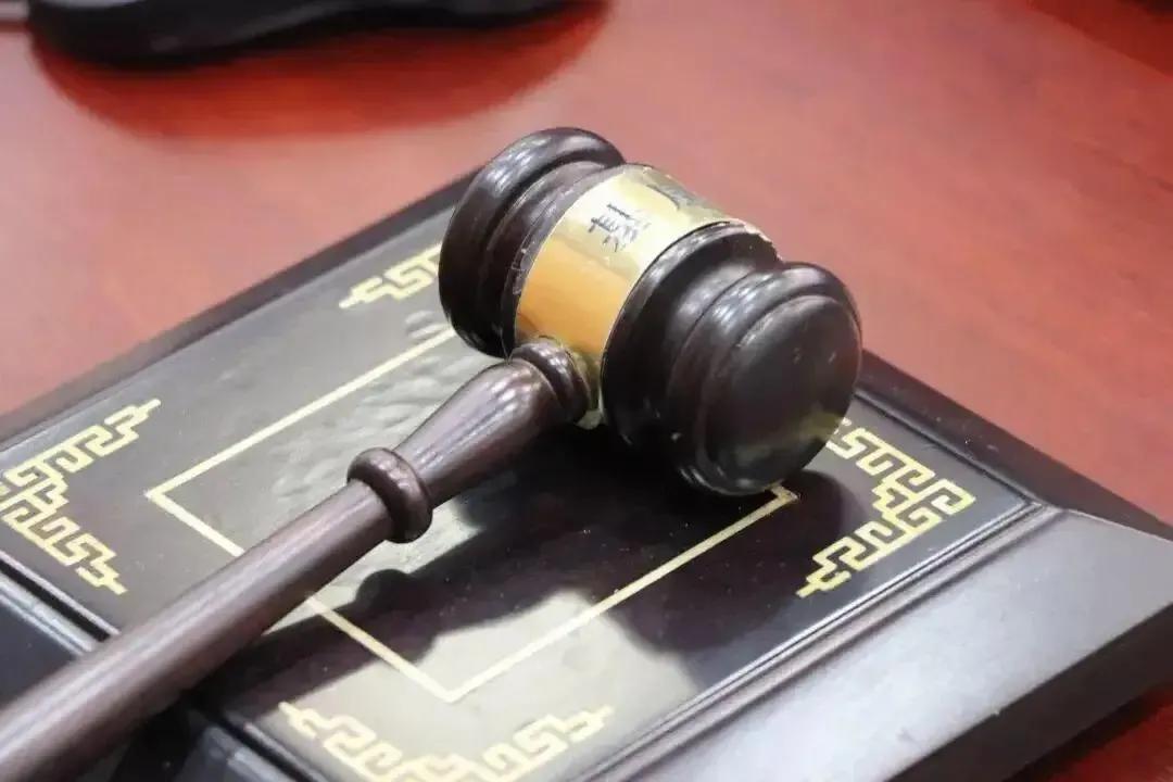 碰瓷的受伤或死亡司机免责,碰瓷失败当场死亡算谁的责任