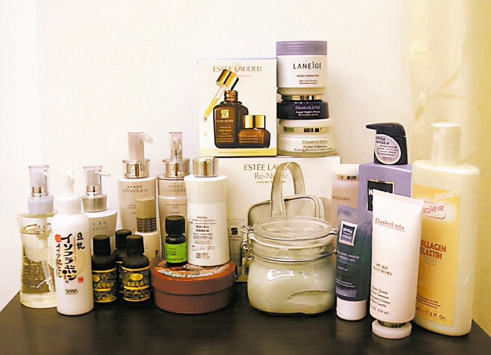 令人震惊的护肤品真相,1800元一套的护肤品