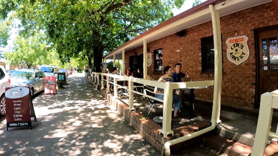 爱戴绿帽子，喜欢捡破烂，只吃猪蹄和香肠。奇葩的德国村，逛逛去