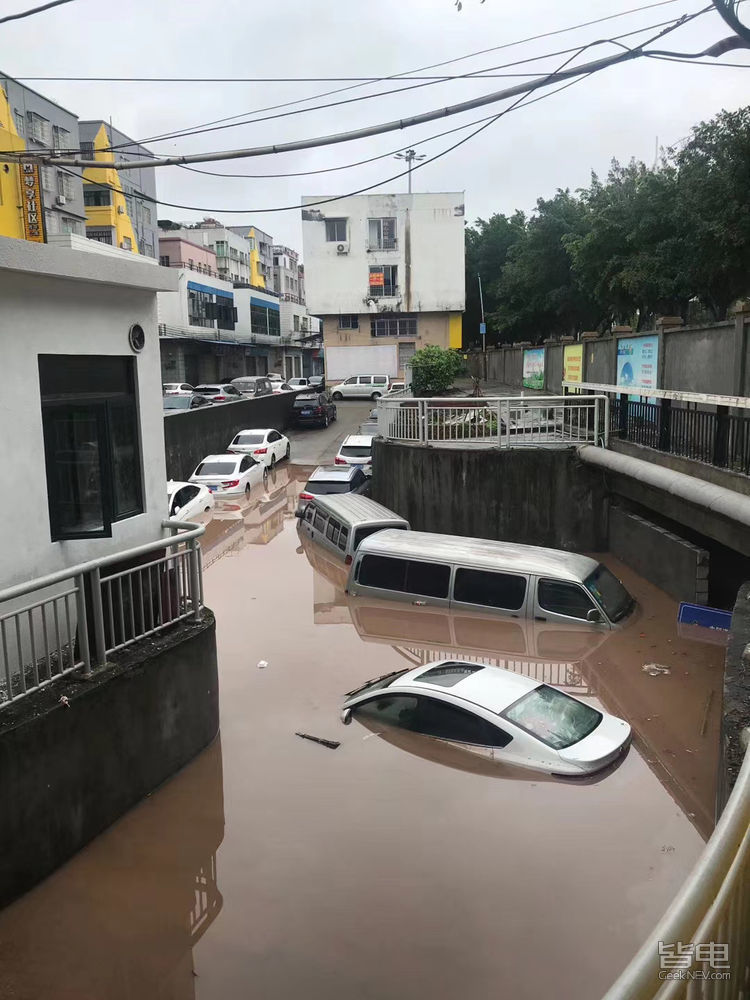 纯电的车涉水能力怎么样,新能源车涉水短路会怎样