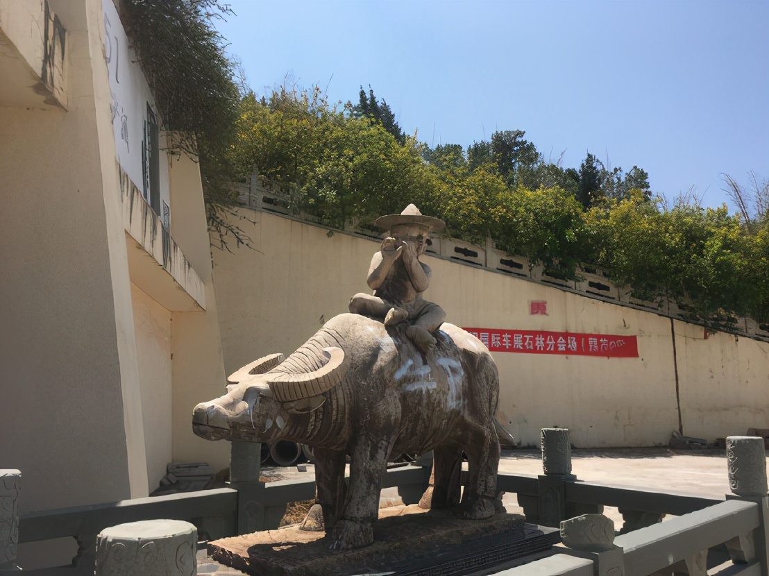 探访石林彝族第一村五棵树村,石林彝族第一村攻略