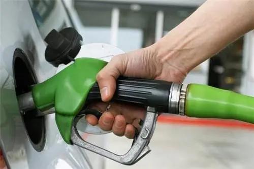 加油太满伤碳罐是真的吗,加油太满会有什么后果