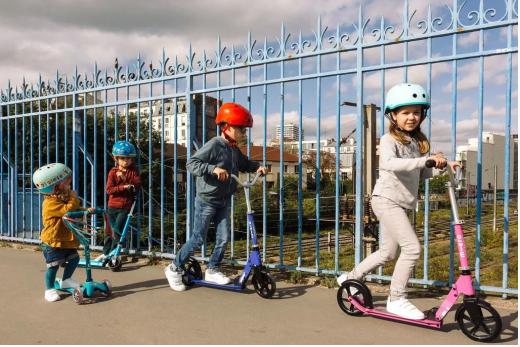 买滑板车被售货员忽悠,回家之后才发现问题多多,妈妈后悔莫急