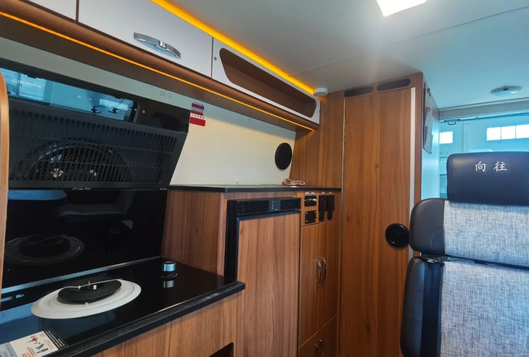 卫航v500有中门5座,卫航v570无中门2021款