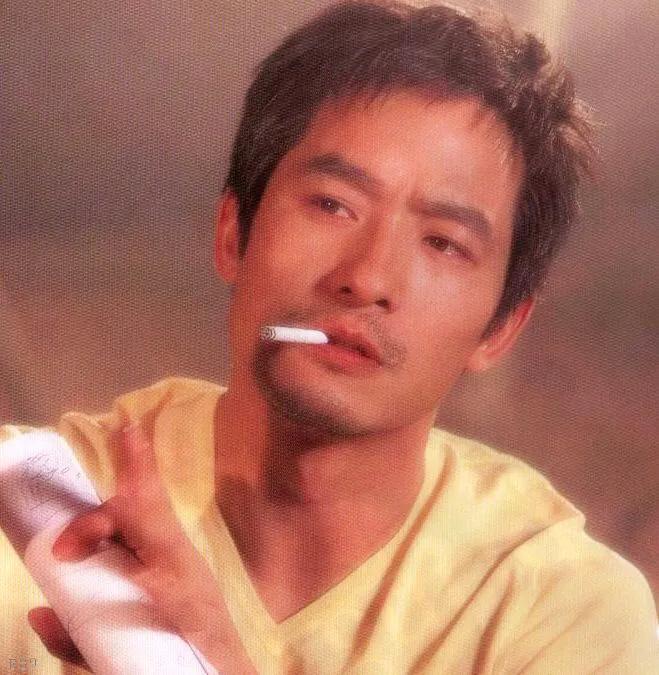 程莉莎老公比儿子重要,程莉莎和丈夫郭晓东甜蜜合影