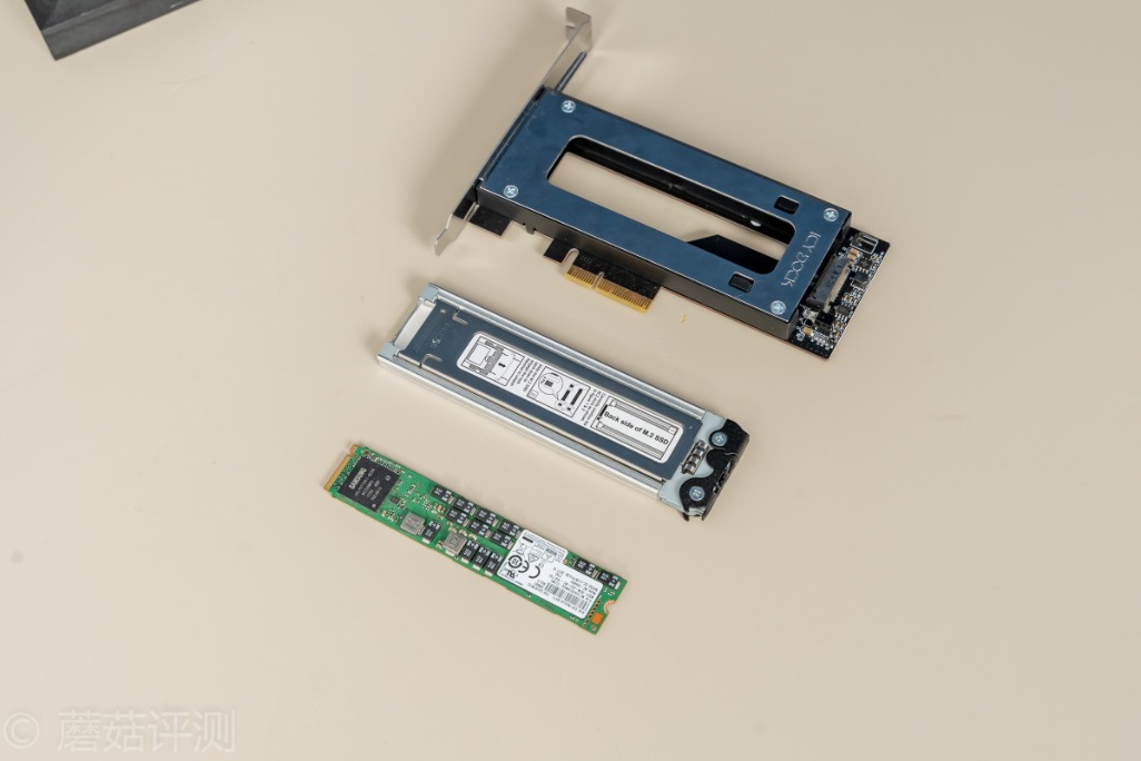 方便插拔，探索更多使用可能、ICYDock硬盘抽取盒PCI转M2评测