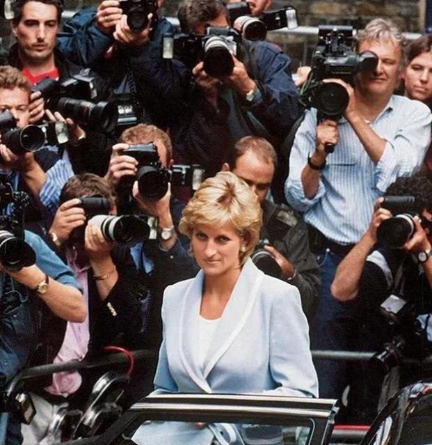 戴安娜第七个情人陪她命丧巴黎,戴安娜的最后一次婚礼