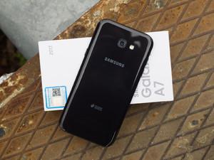 三星galaxya70评价,三星galaxya7开箱视频